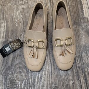 Onex Cream Loafers with Gold Details